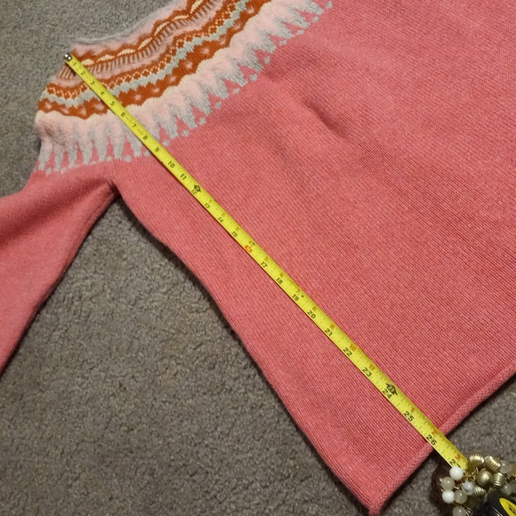 Beautiful Sundance Winter Sweater, small/medium - Picture 7 of 8